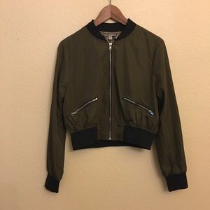 Casting LA-Army Green Jacket W/ Black Cropped